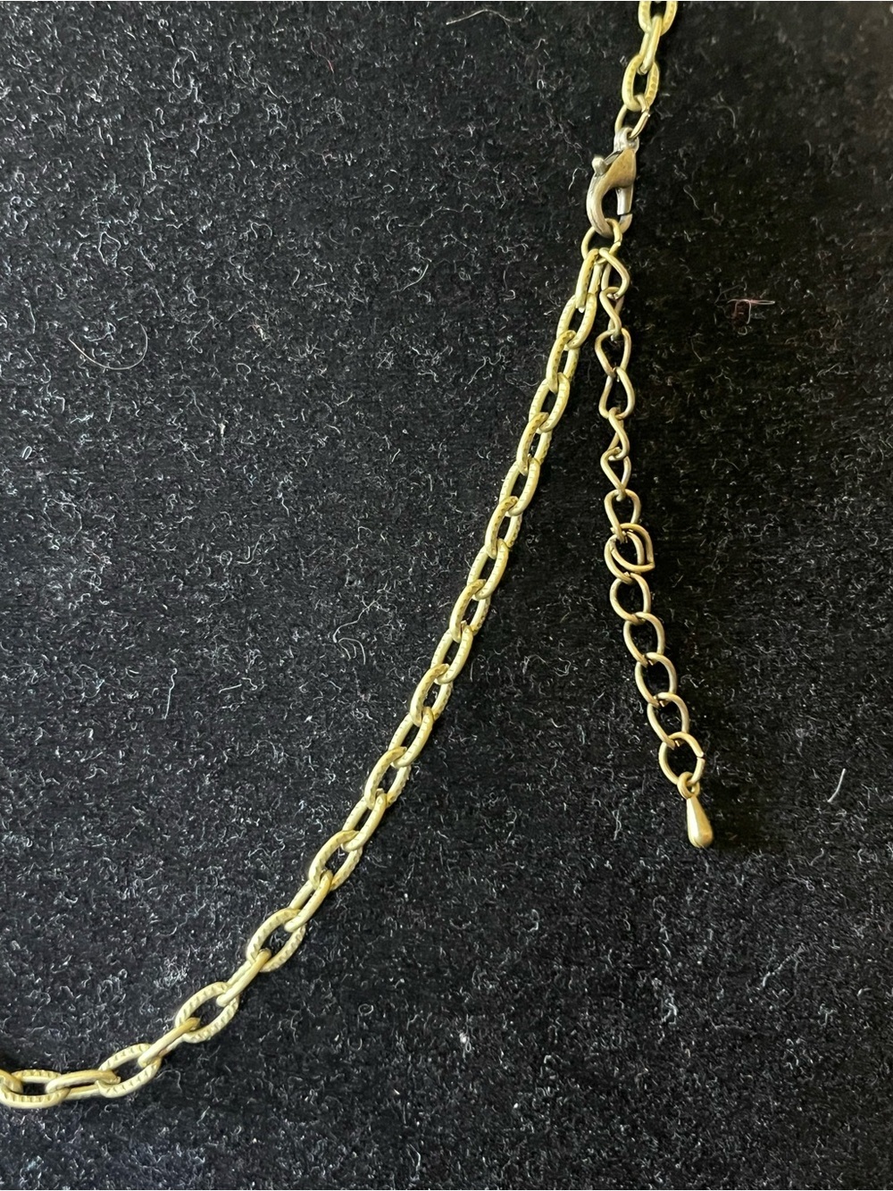 Vintage-Style Gold Cameo Pendant Necklace with Pearls - Picture 4 of 4